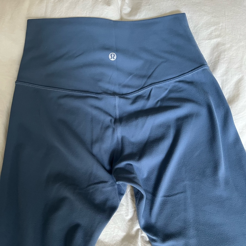 Lululemon Align 25 inch tights - color oasis blue size 6
